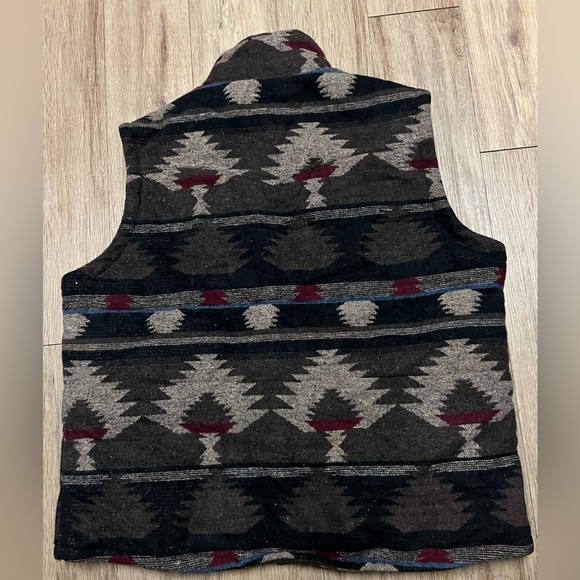 Men's Patterned Vest - Picture 2 of 4